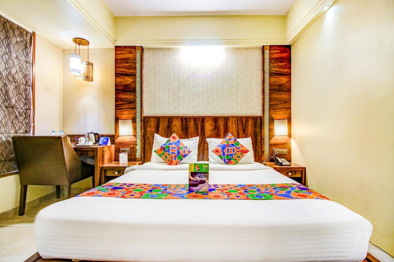 Hotel Crawford Inn Bombaim Exterior foto